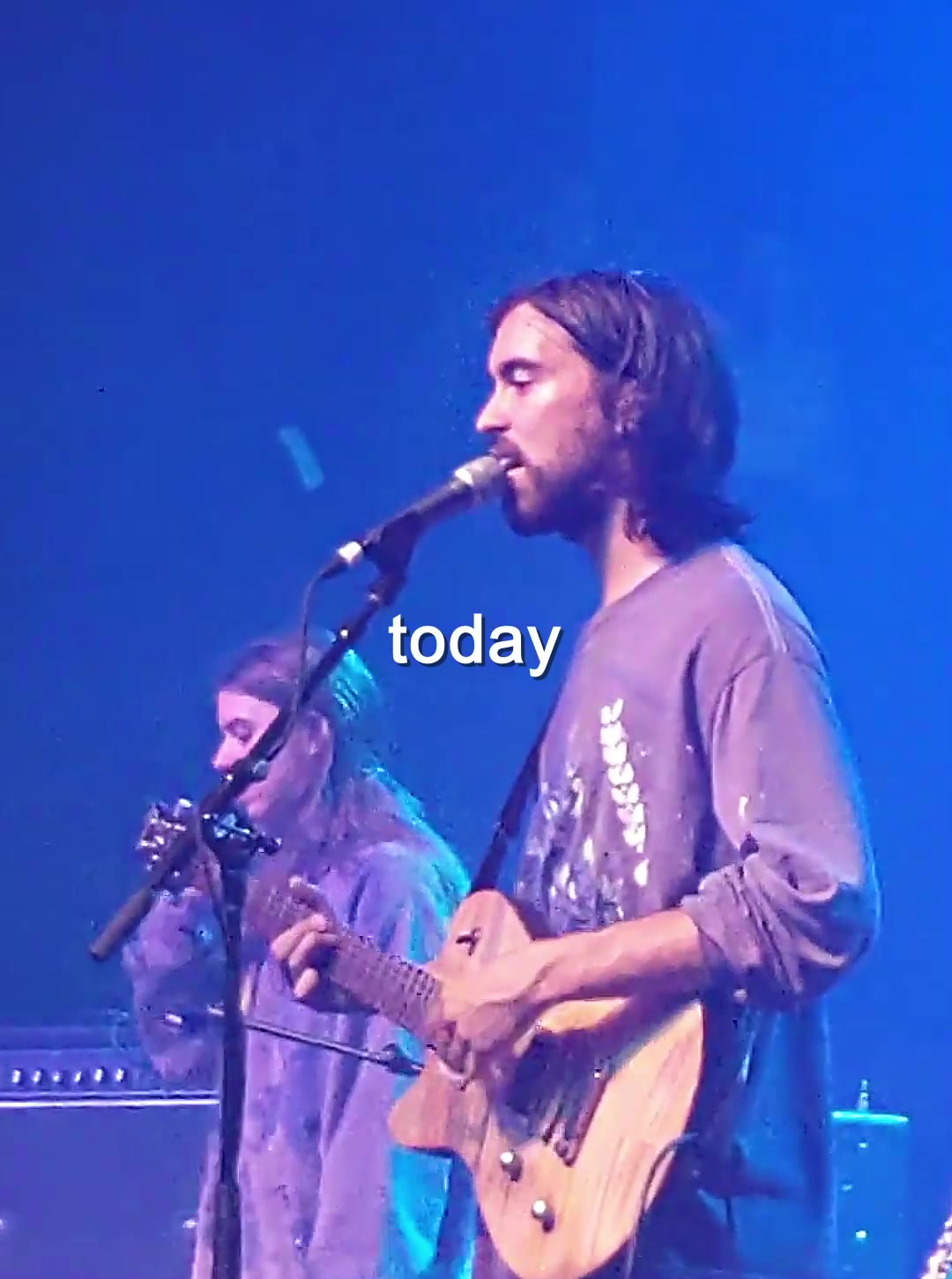 @alex g fan