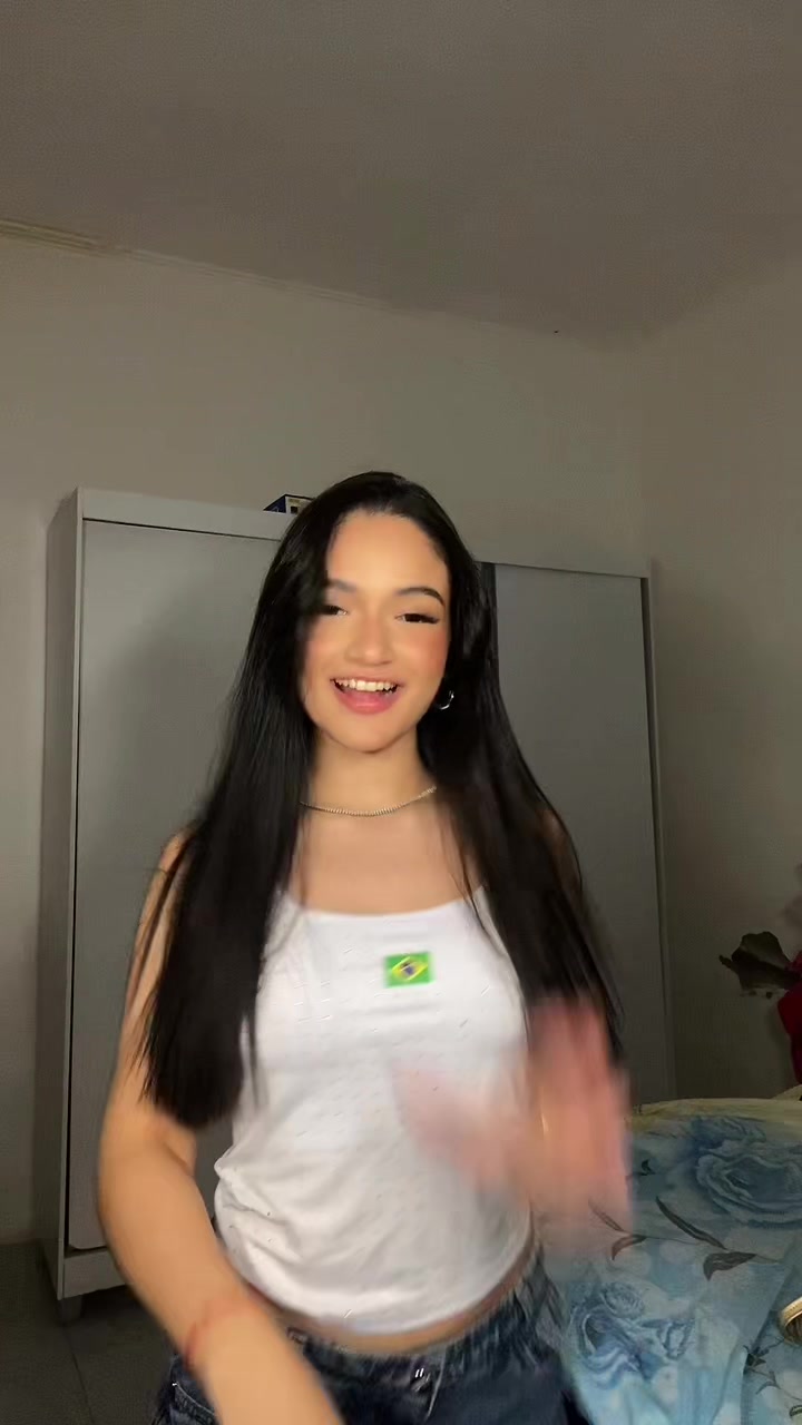 @vitoriaaflorenc._