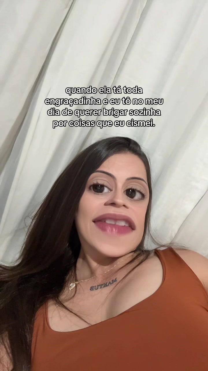 @Ana Thalia