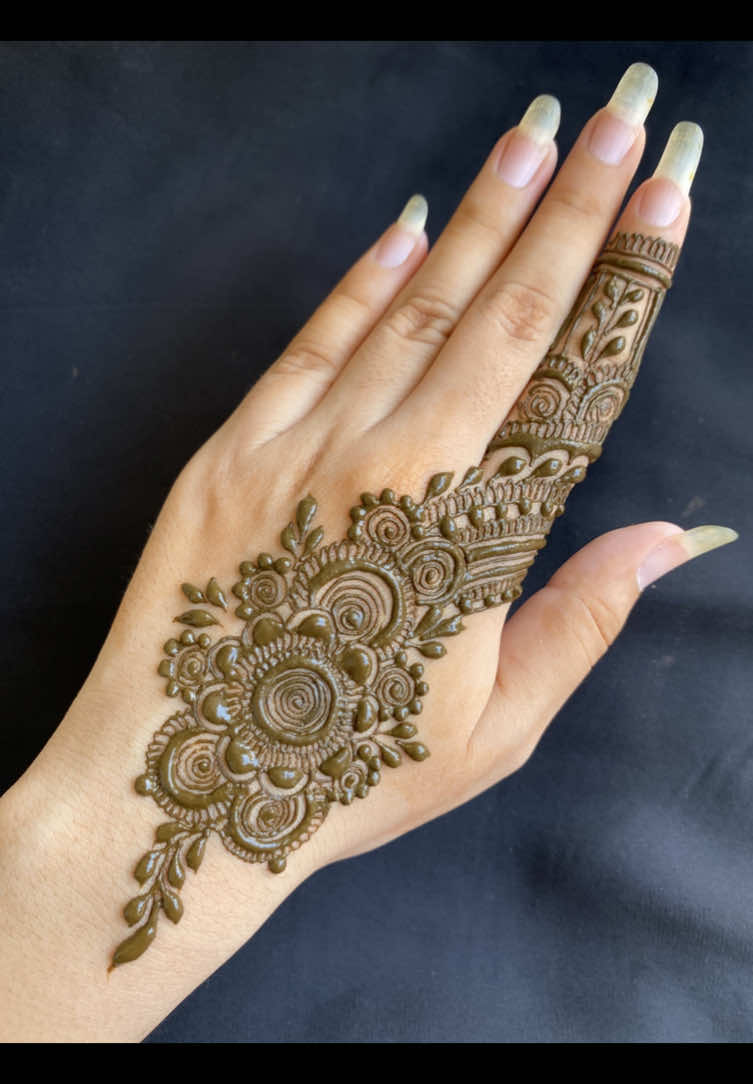 @Afifa_henna