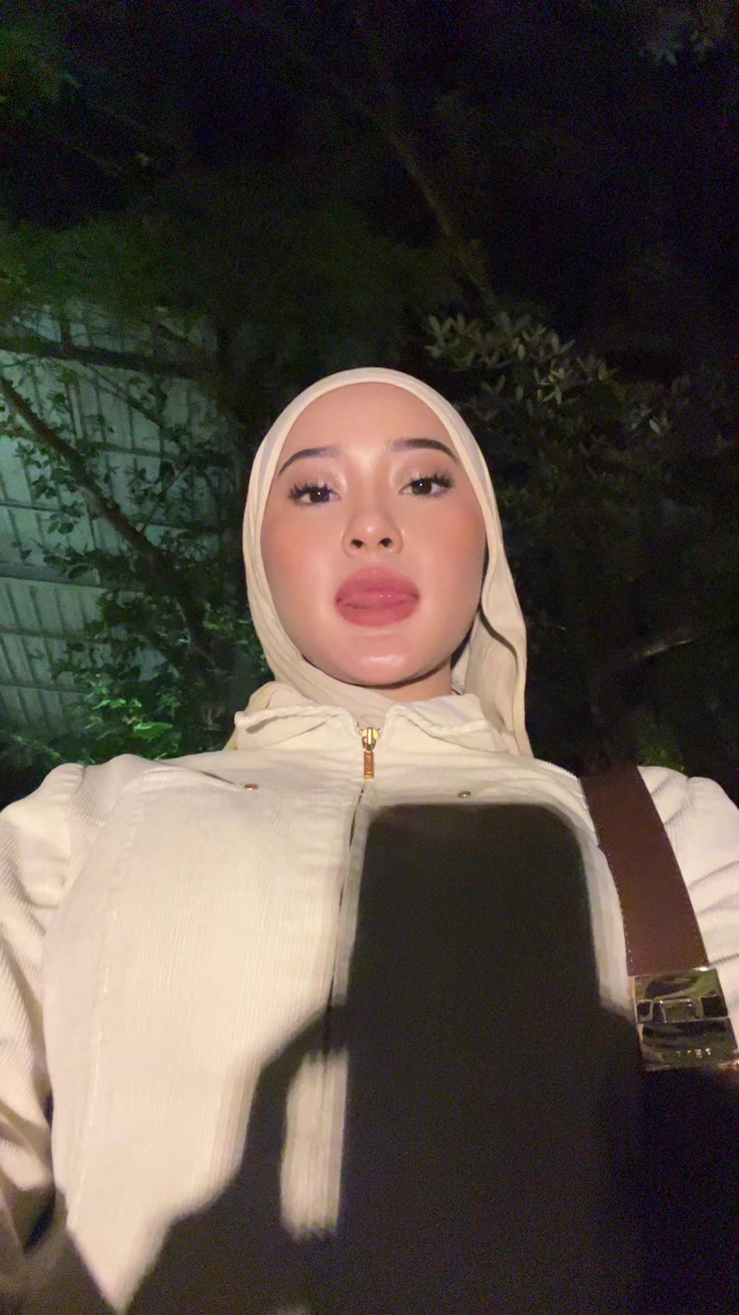 @elya