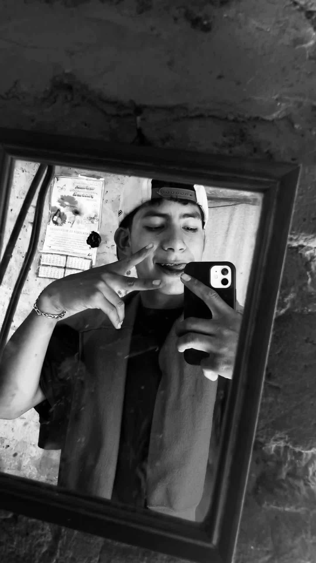 @ . >niñotrueno🦥🌫️🦦