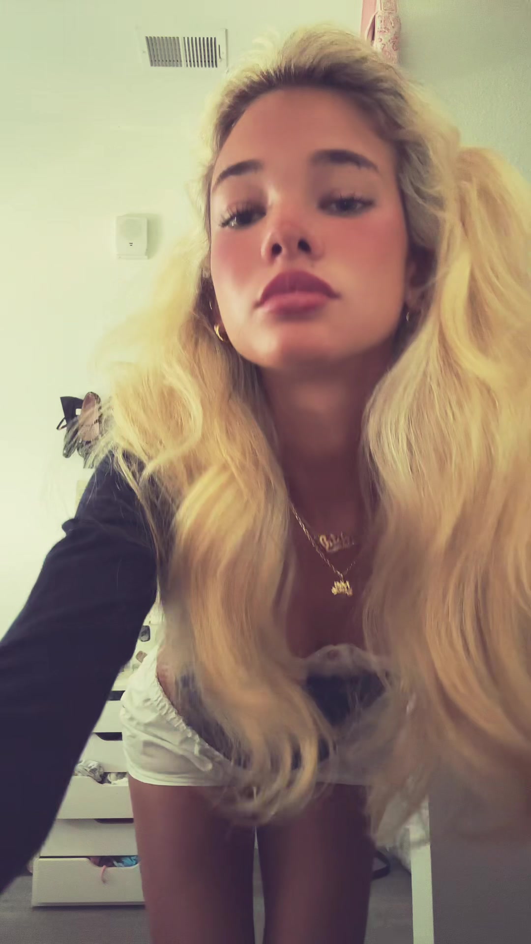 @petitethief
