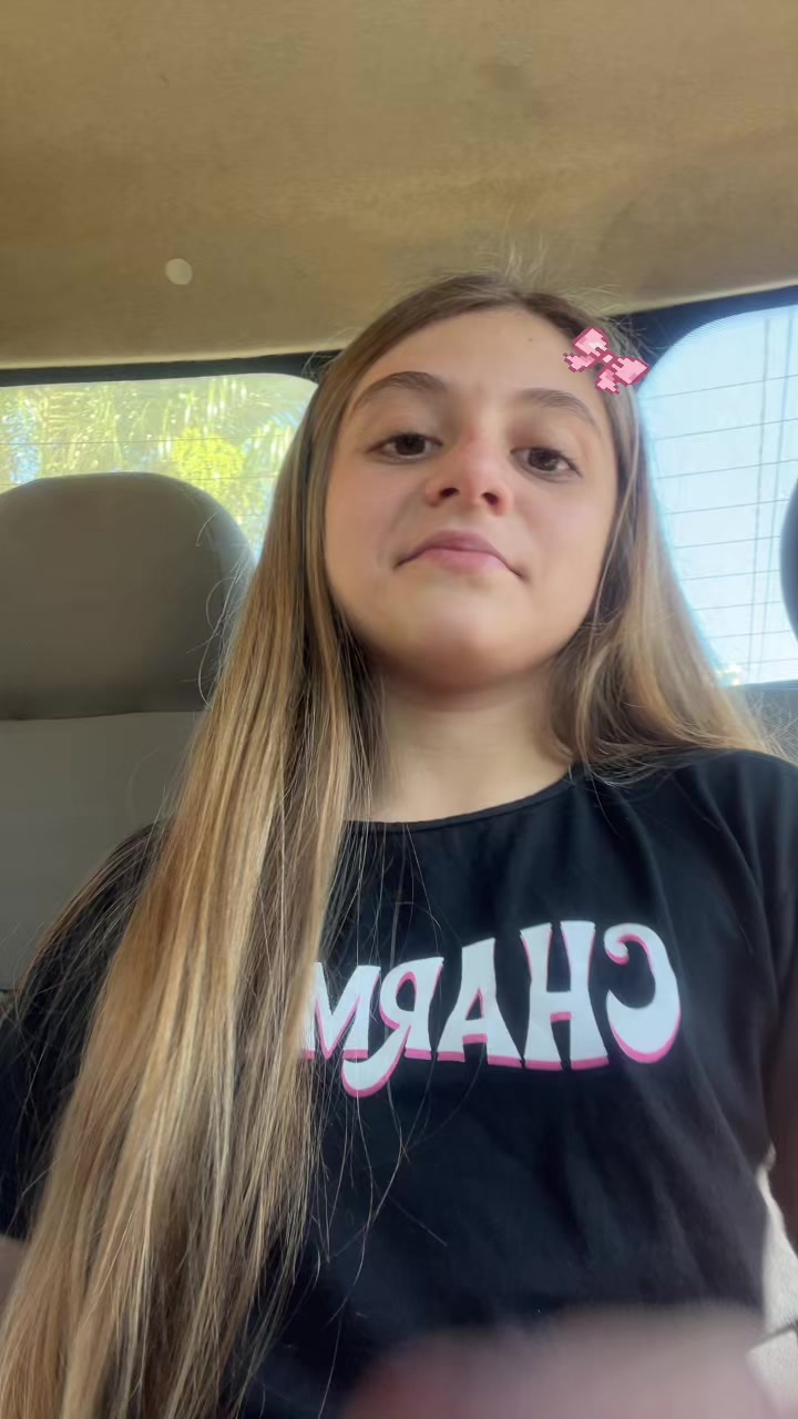 @Lavínia🩷✨