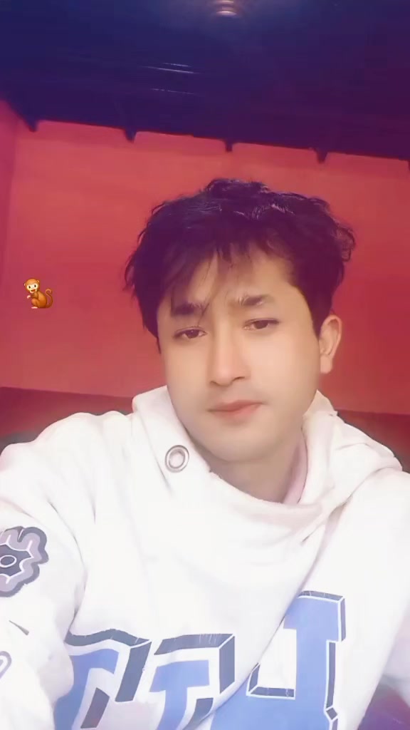 @🐼