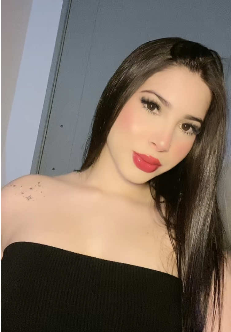 @Ashley Valentina💕