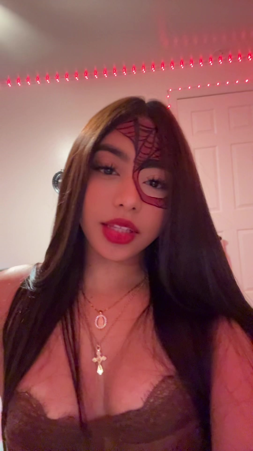 @VALERIA🦦