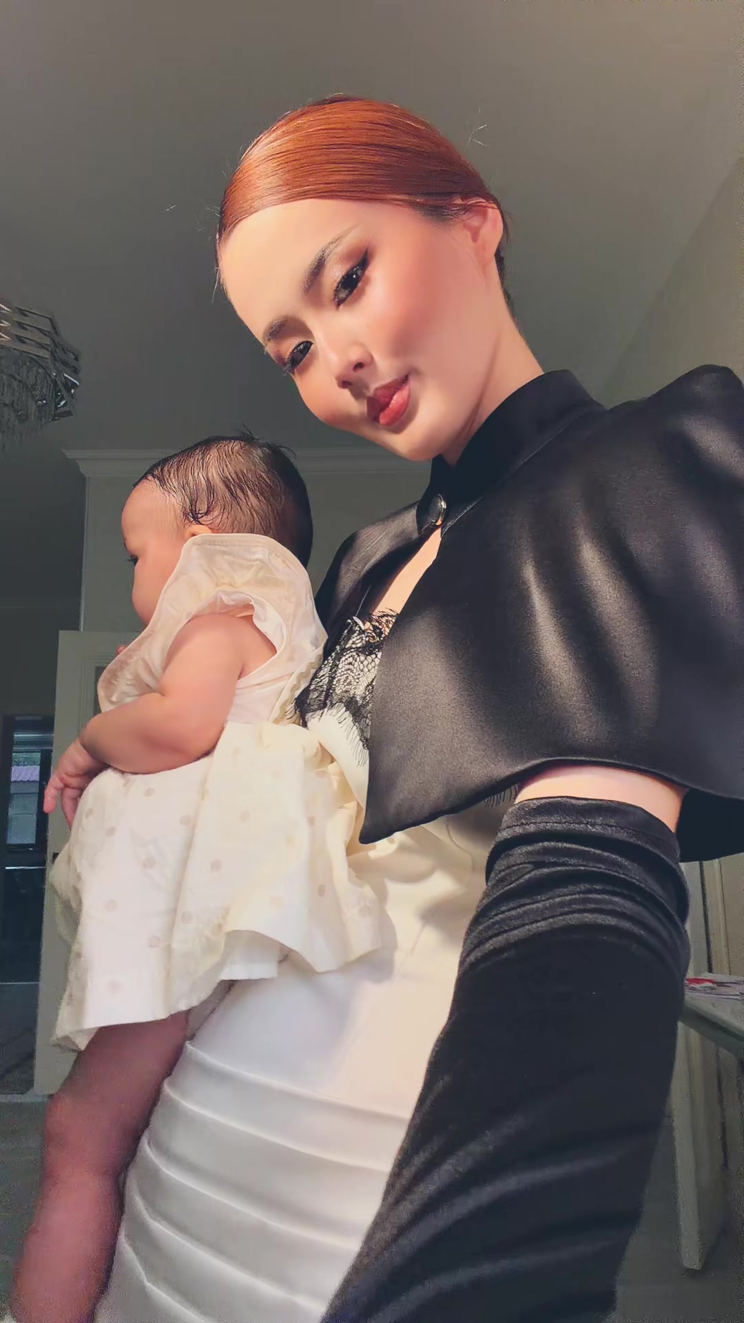 @UGС |Mom |model