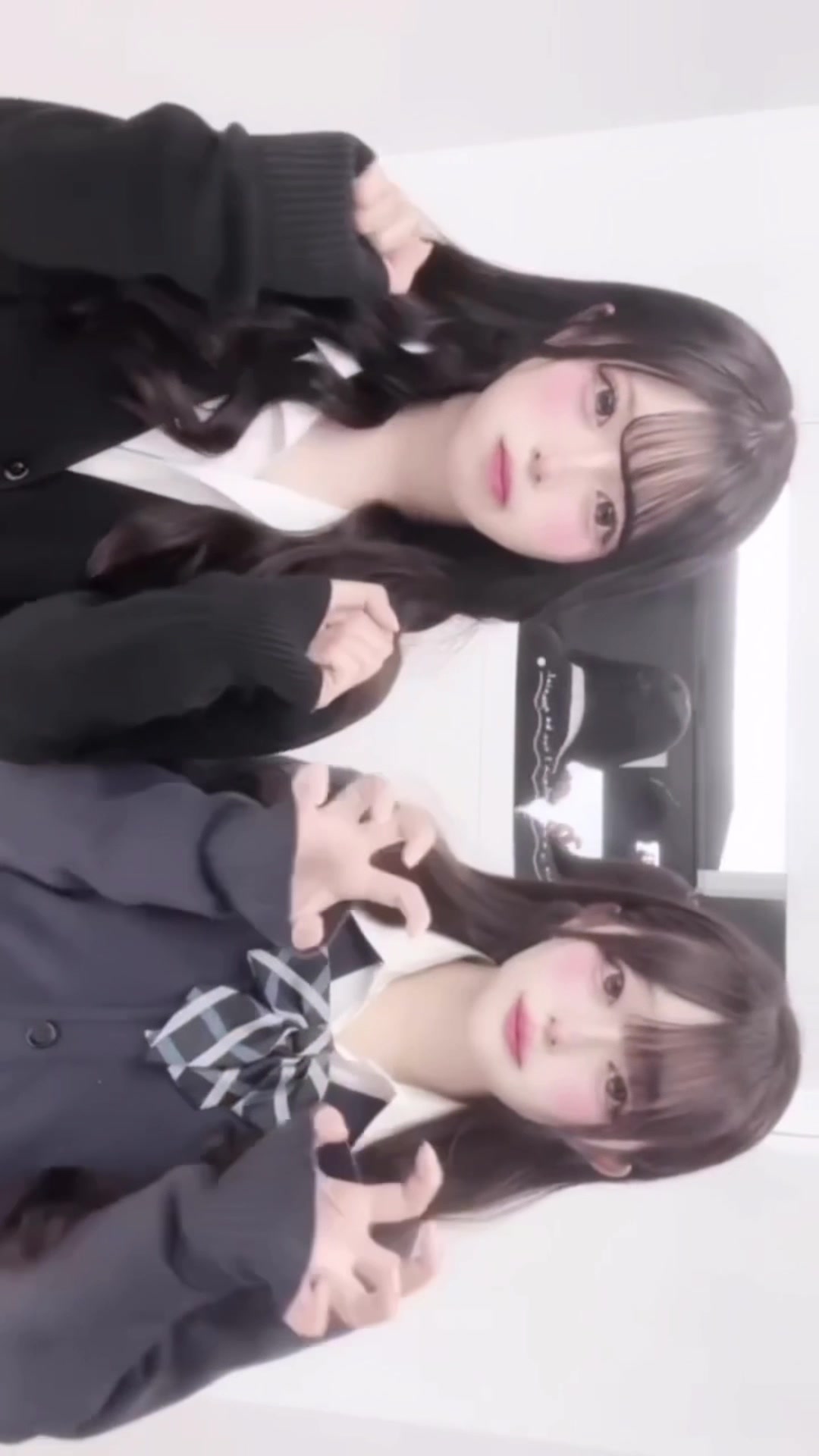 @こん