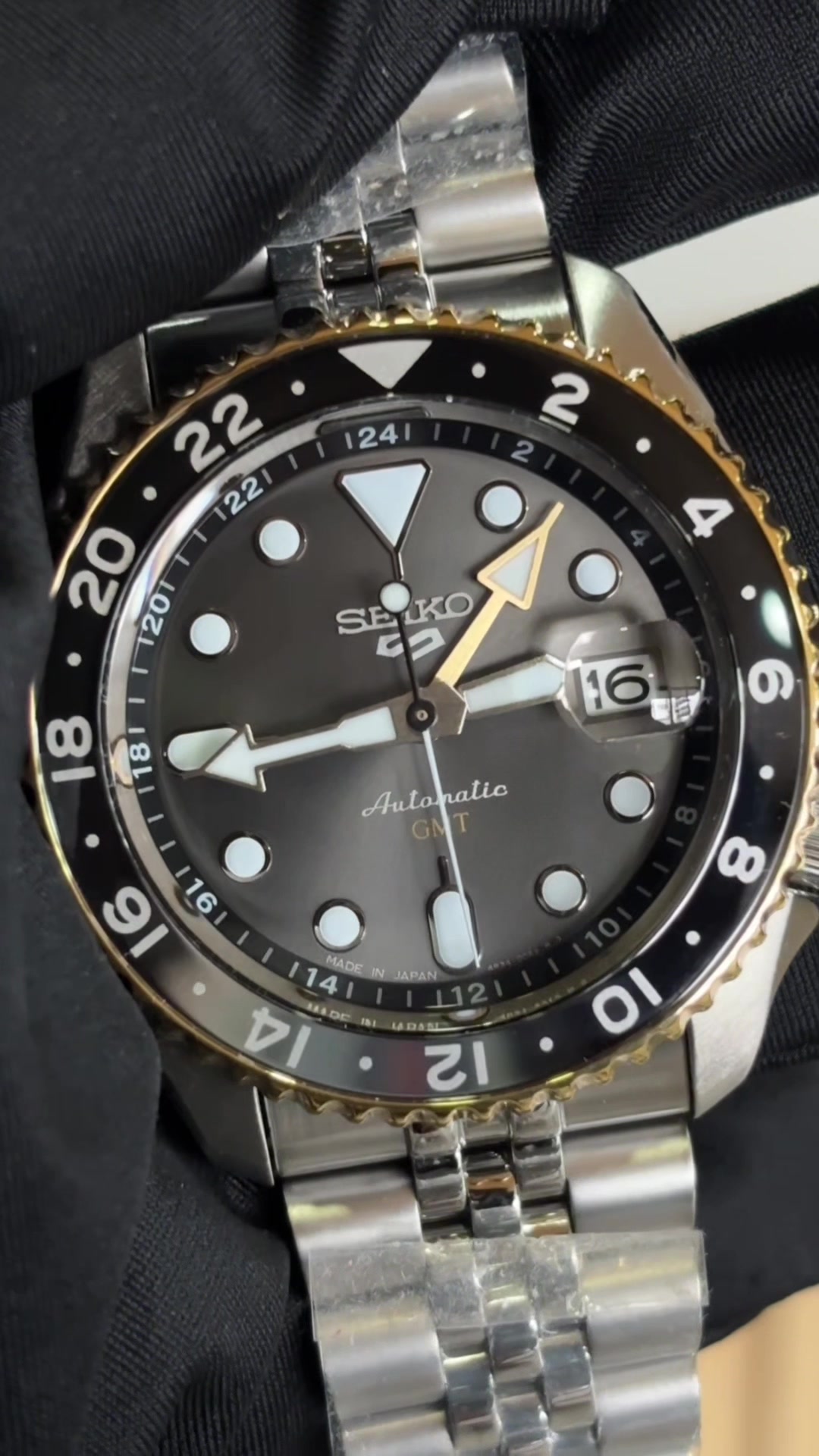 @Yonzon Timepieces