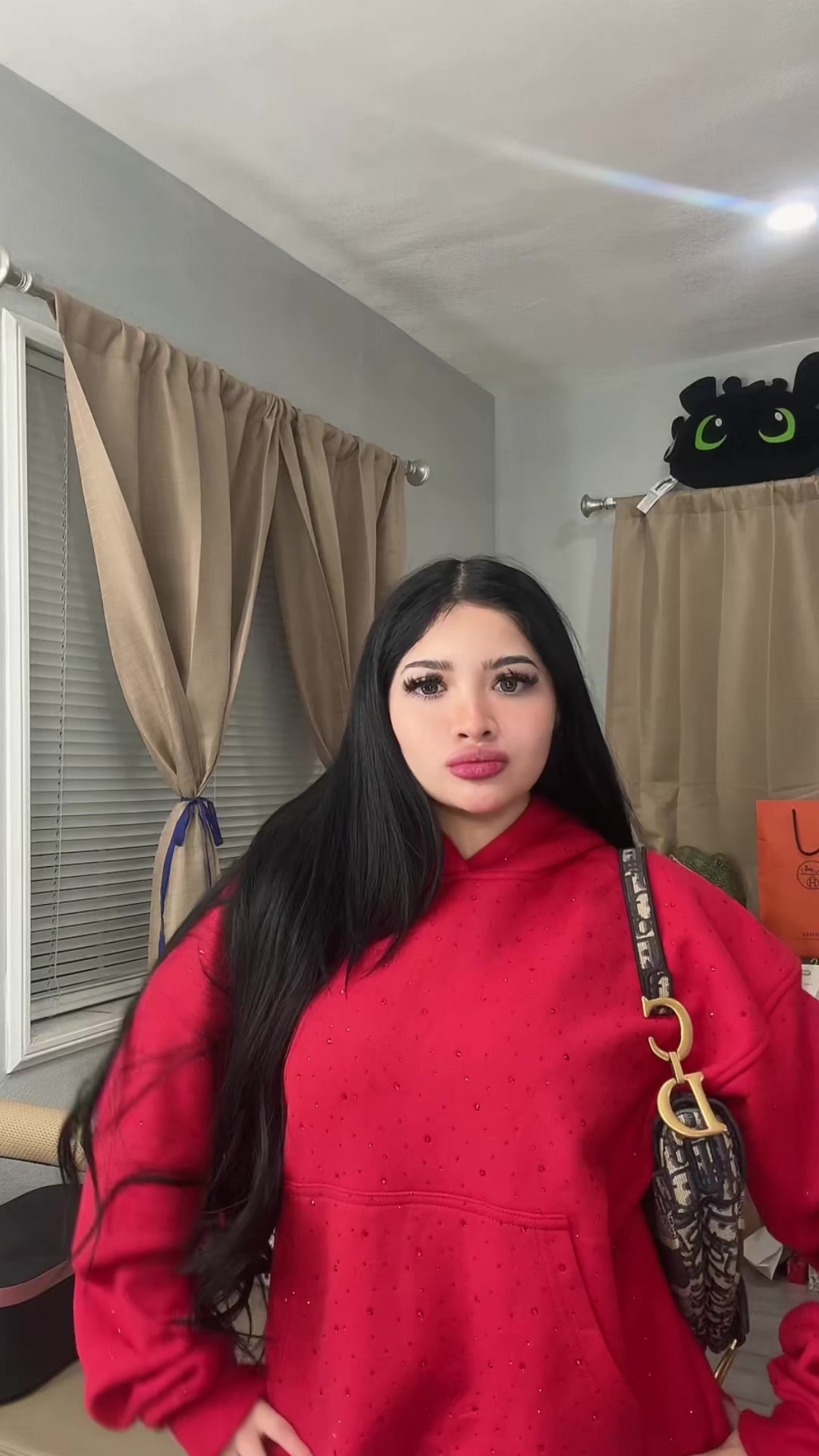 @Isabella