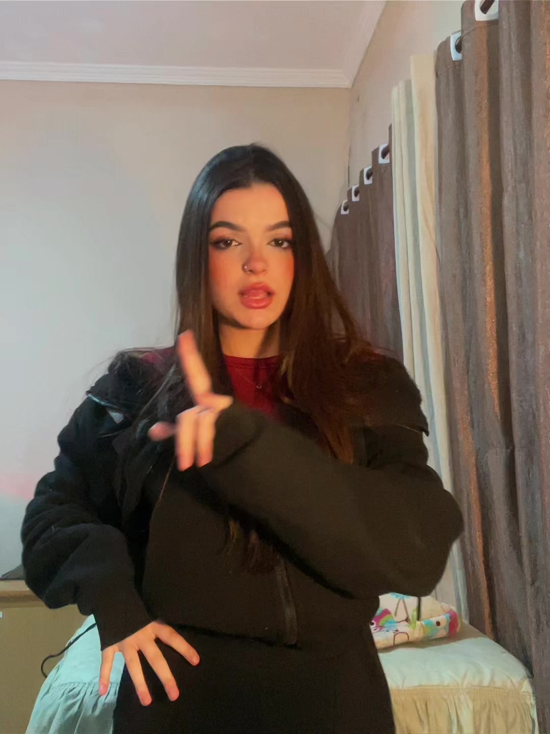 @𝓠ue𝓠ue.  ♛