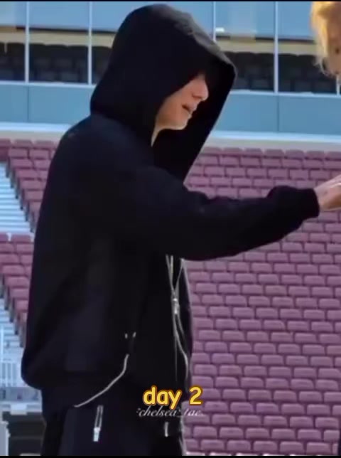 @テッテッウェイ { 𐌊ꝊꝊ𐌊𐌌𐌉𐌍 }