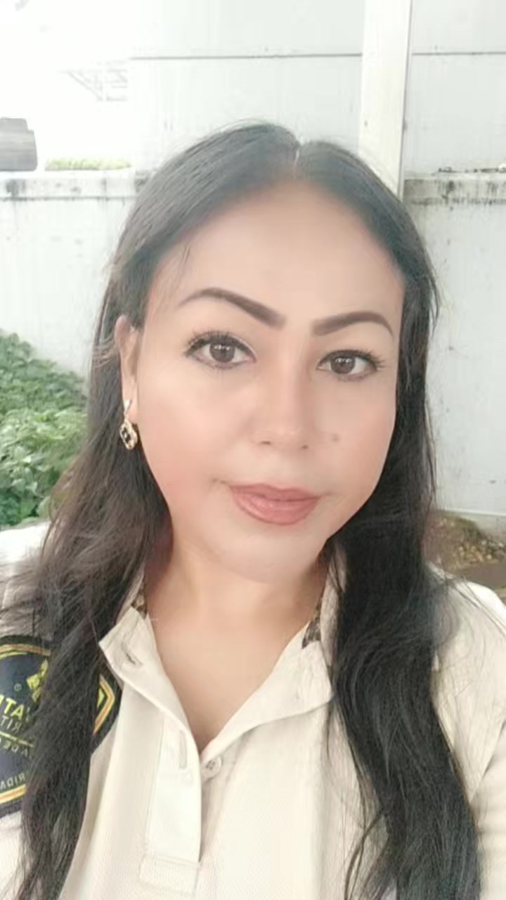 @Claudia Perez