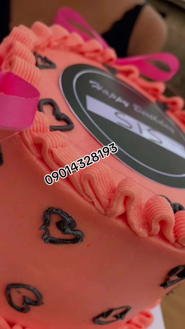@ANNIE CAKES 🎂 & MORE