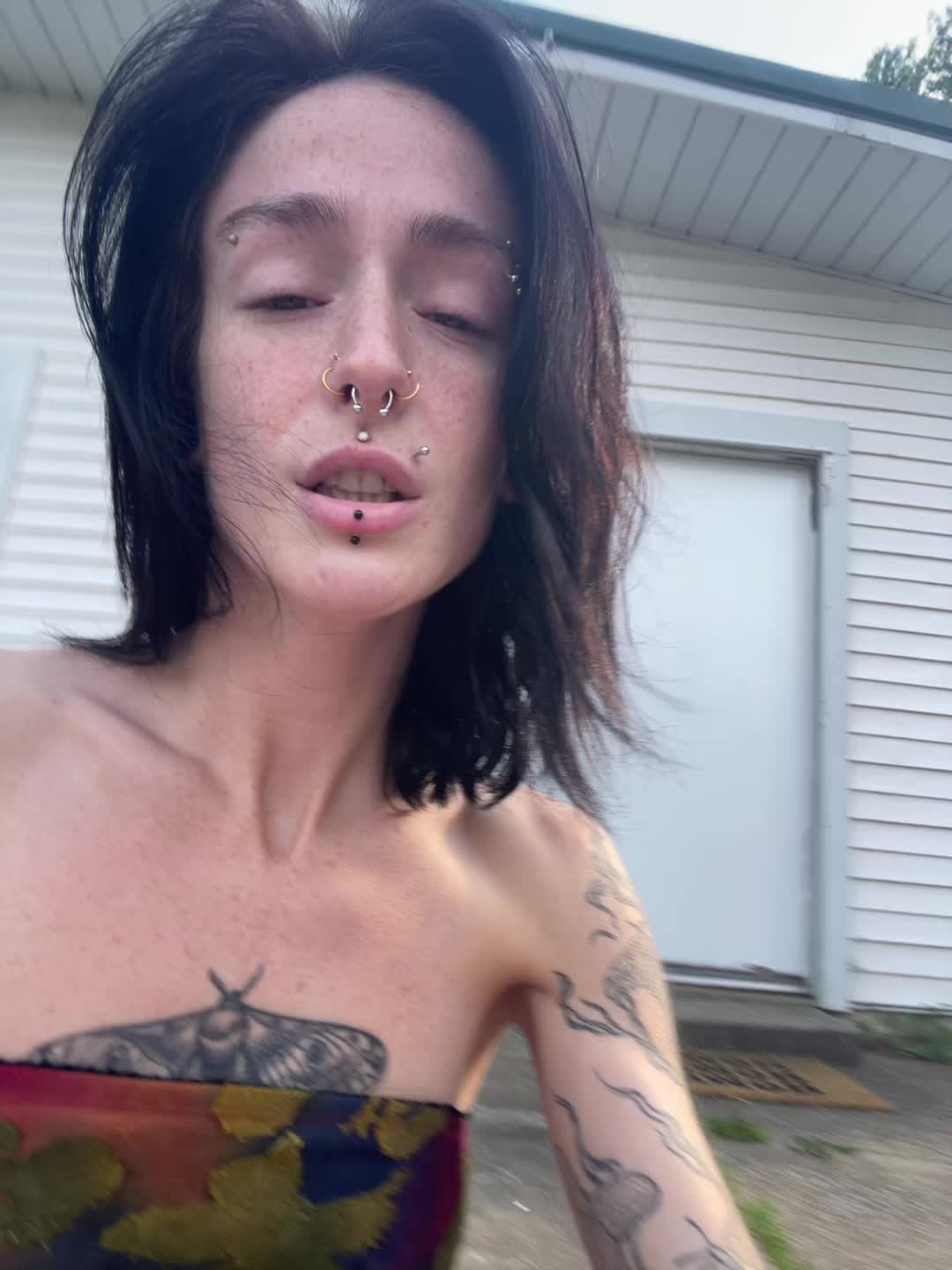 @marie🪲.
