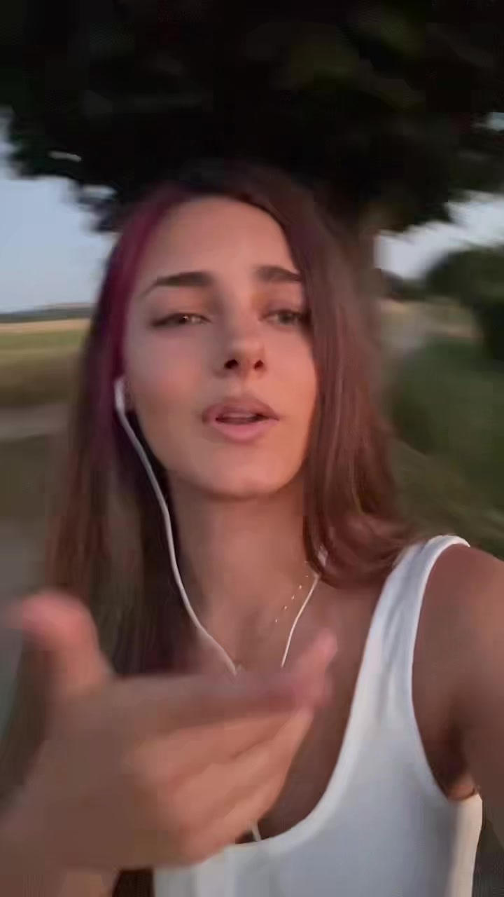 @⃟