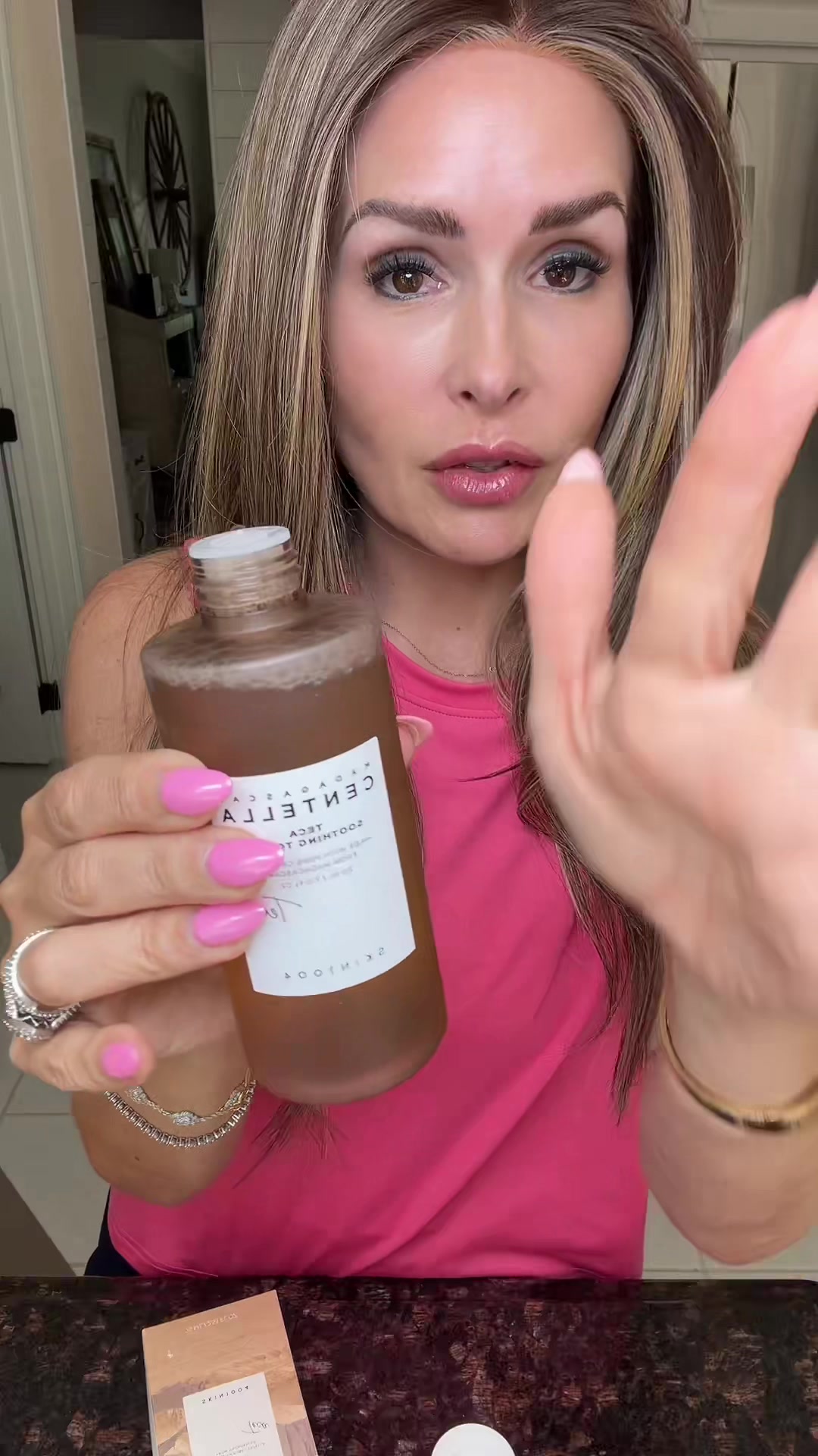 @thehairhoneys