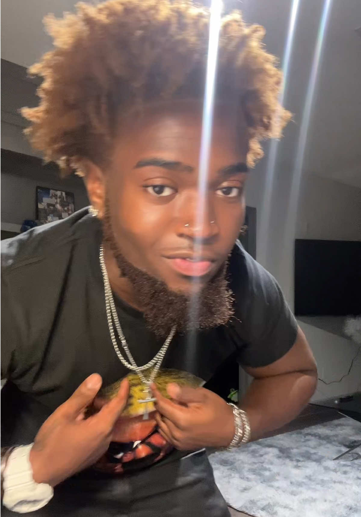 @MarcusOnThatHair 𖣂