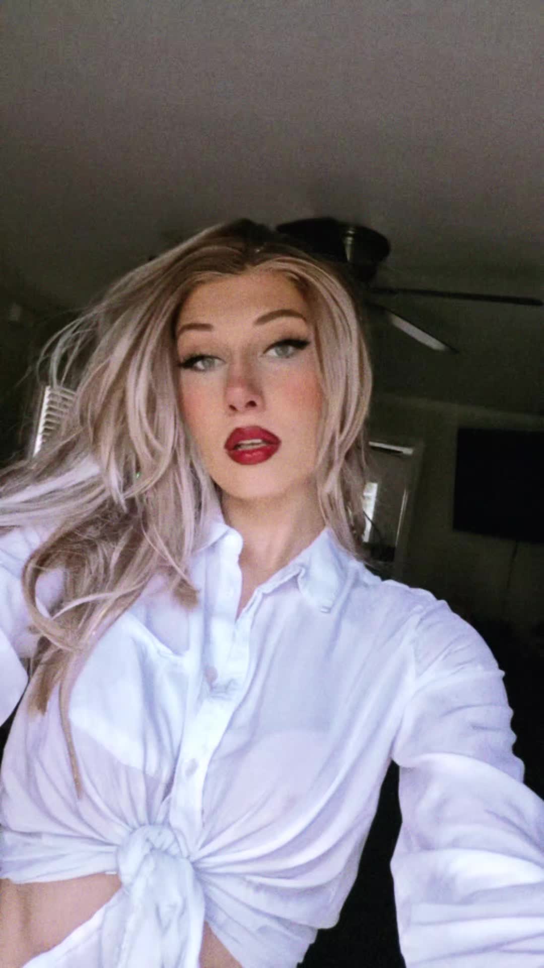 @pinkpixelbarbie