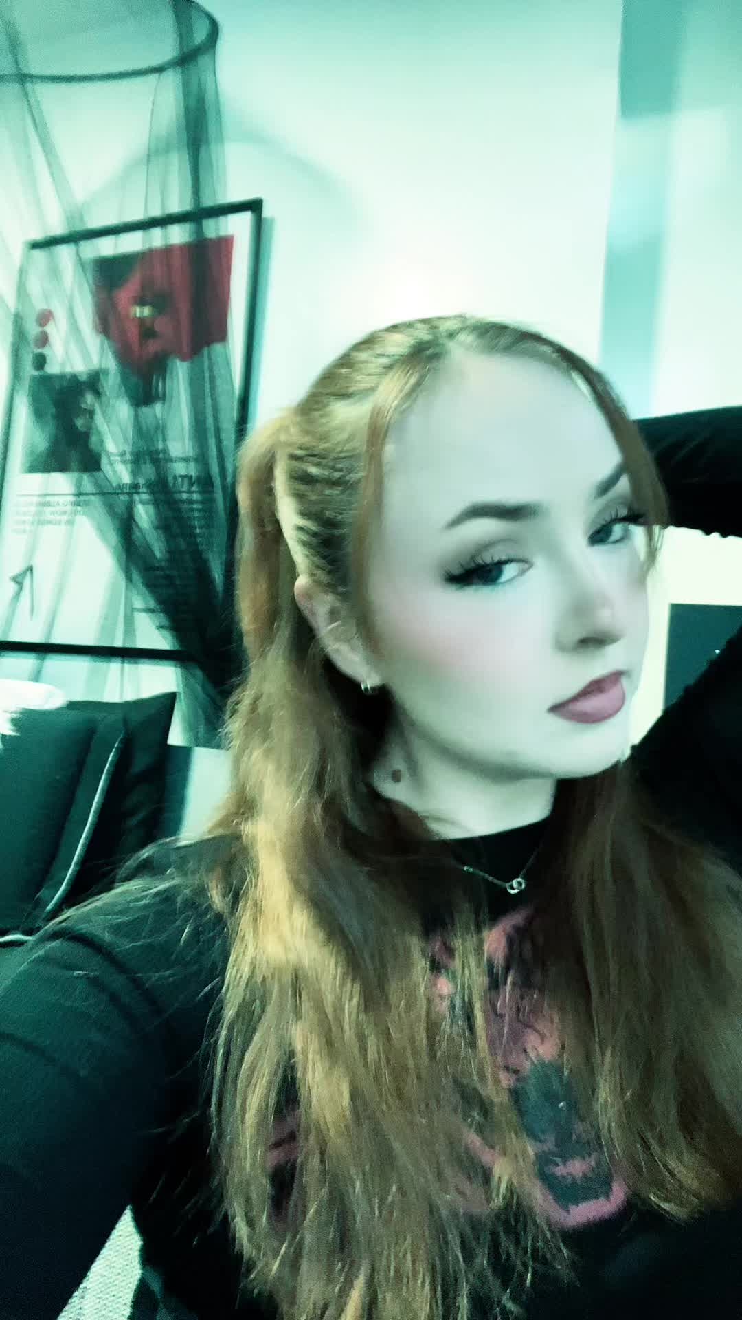 @𝓛𝓲𝓿 𝓑𝔂𝓻𝓷𝓮🖤
