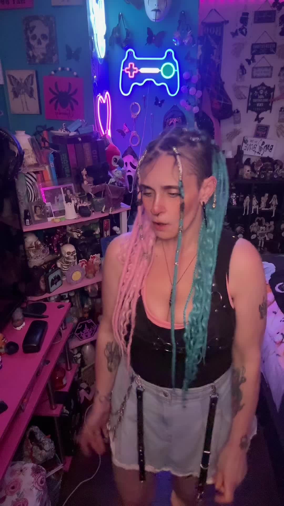 @crazyscorpiochix80