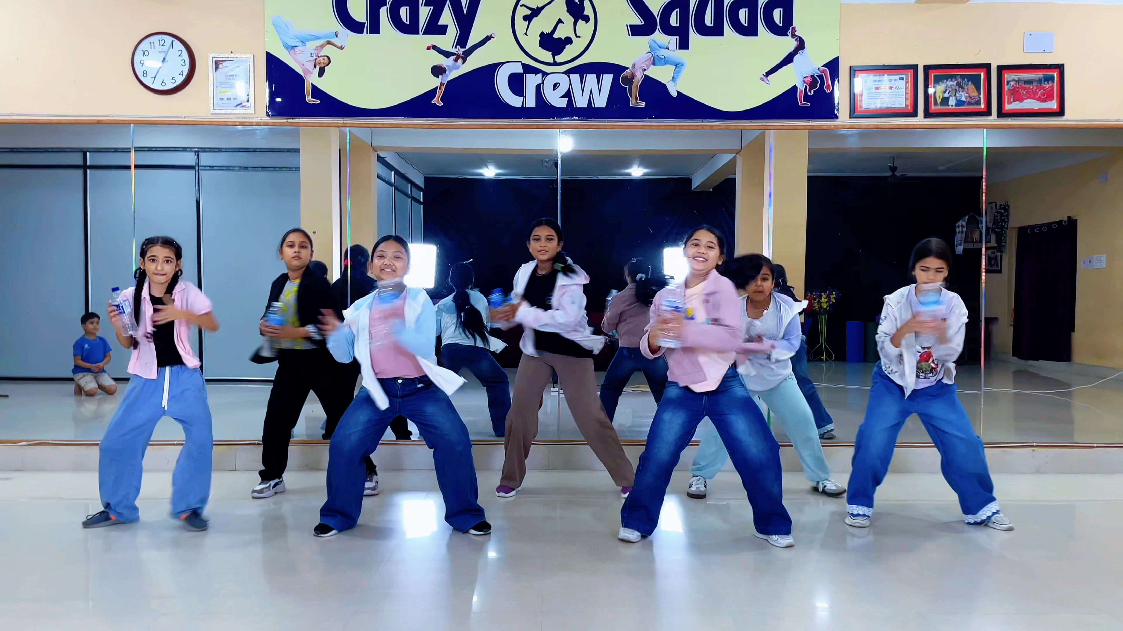 @Crazy Squad Crew