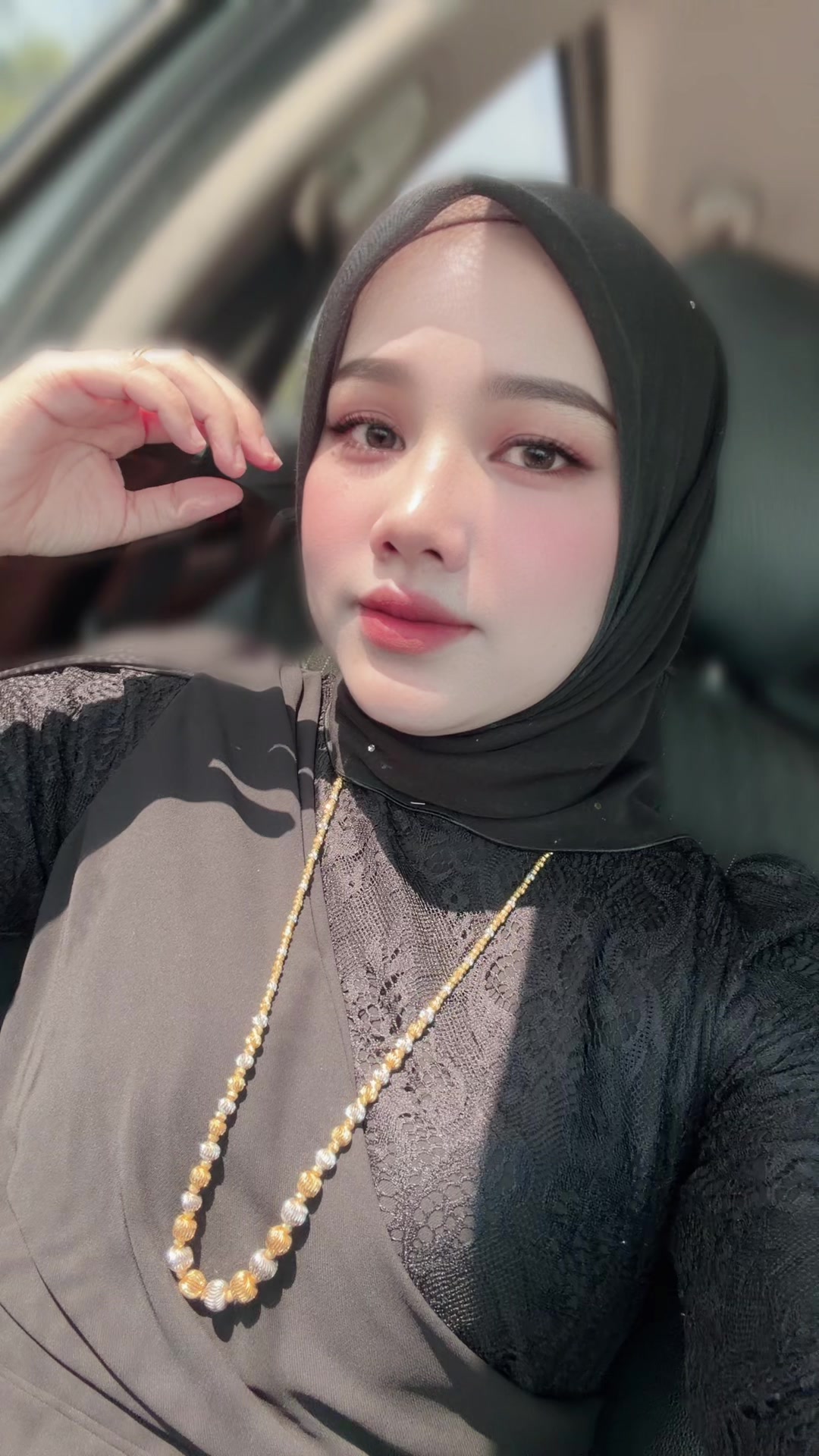 @Yana Celeh