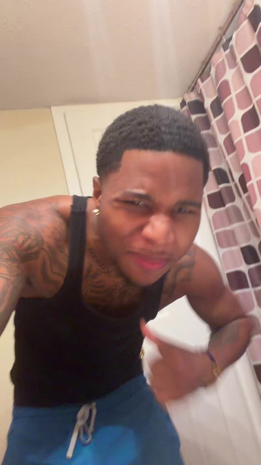 @_deewho