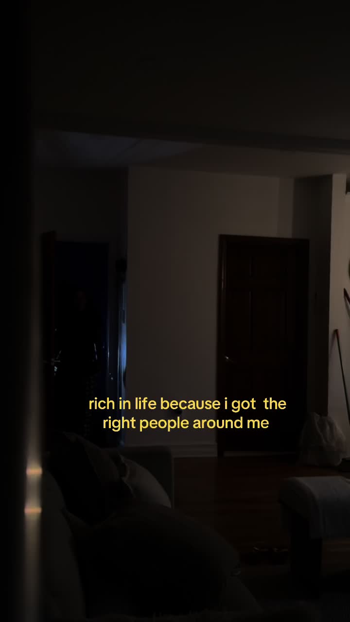 @𝓔𝓵𝔂