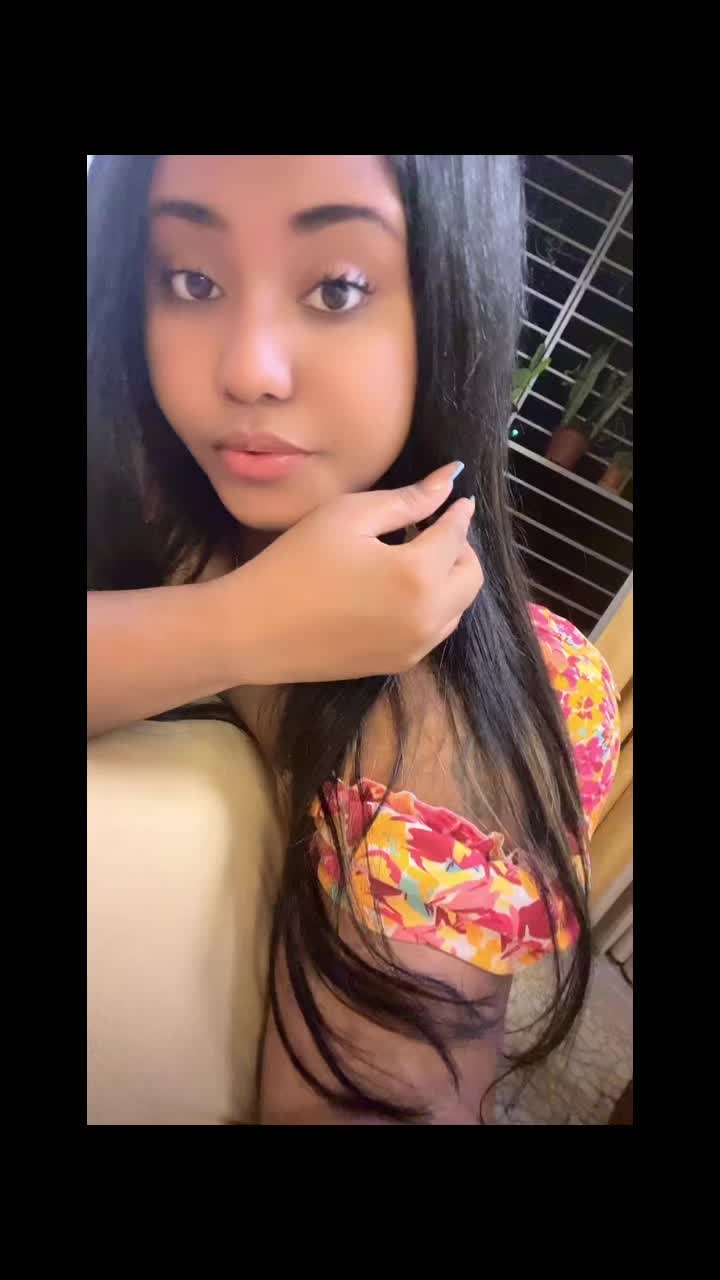 @Anyara_brito