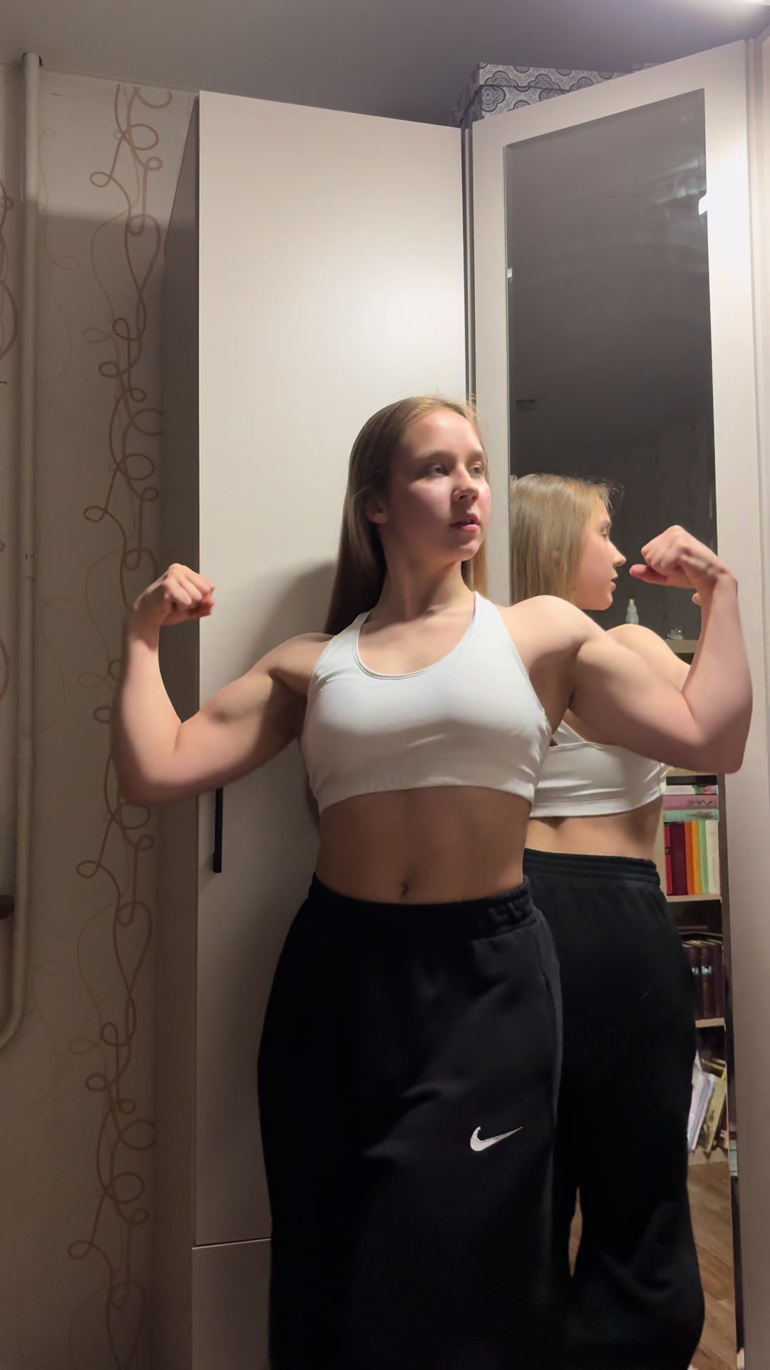 @Яра там