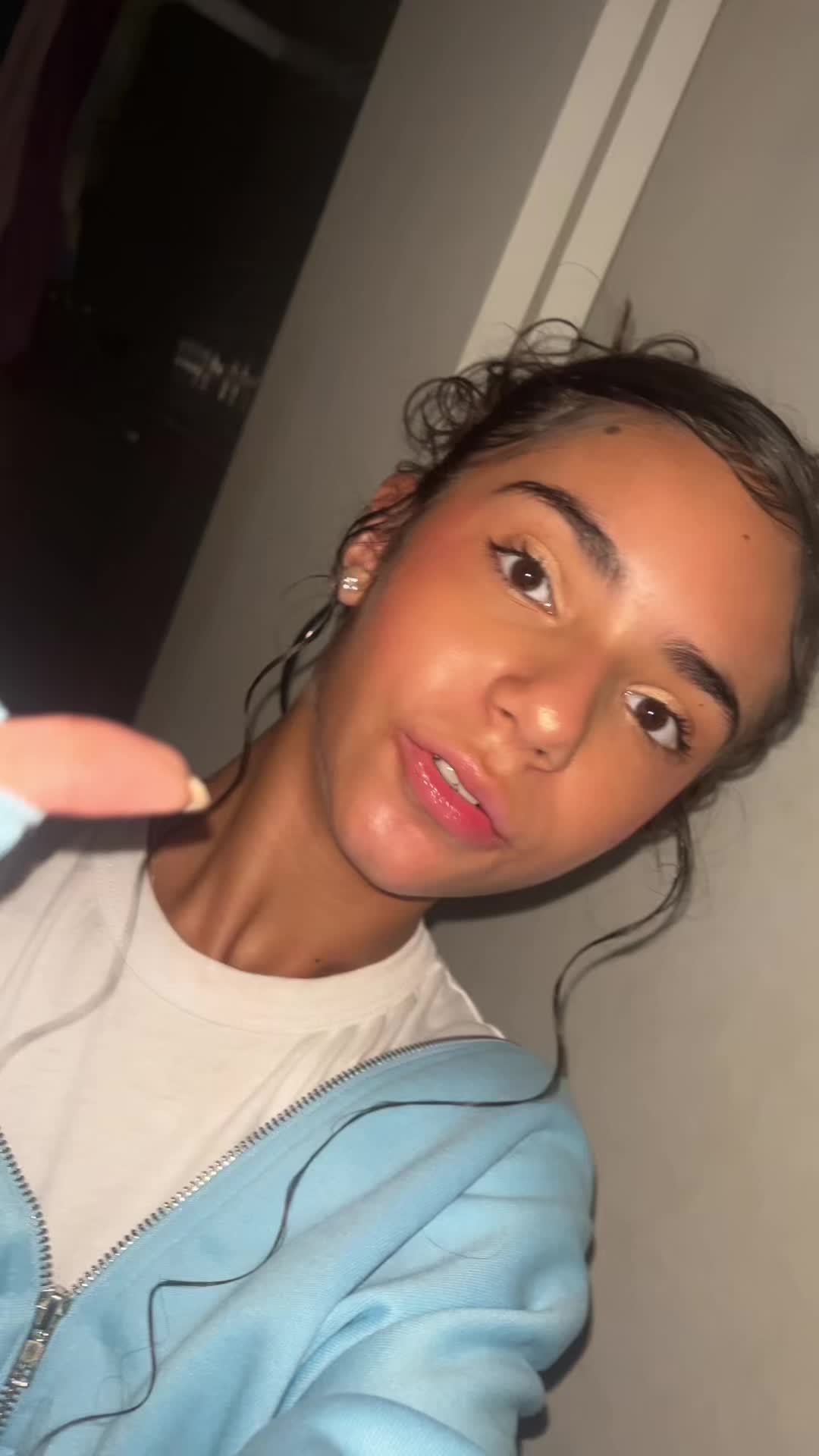 @larafamiliamadrona