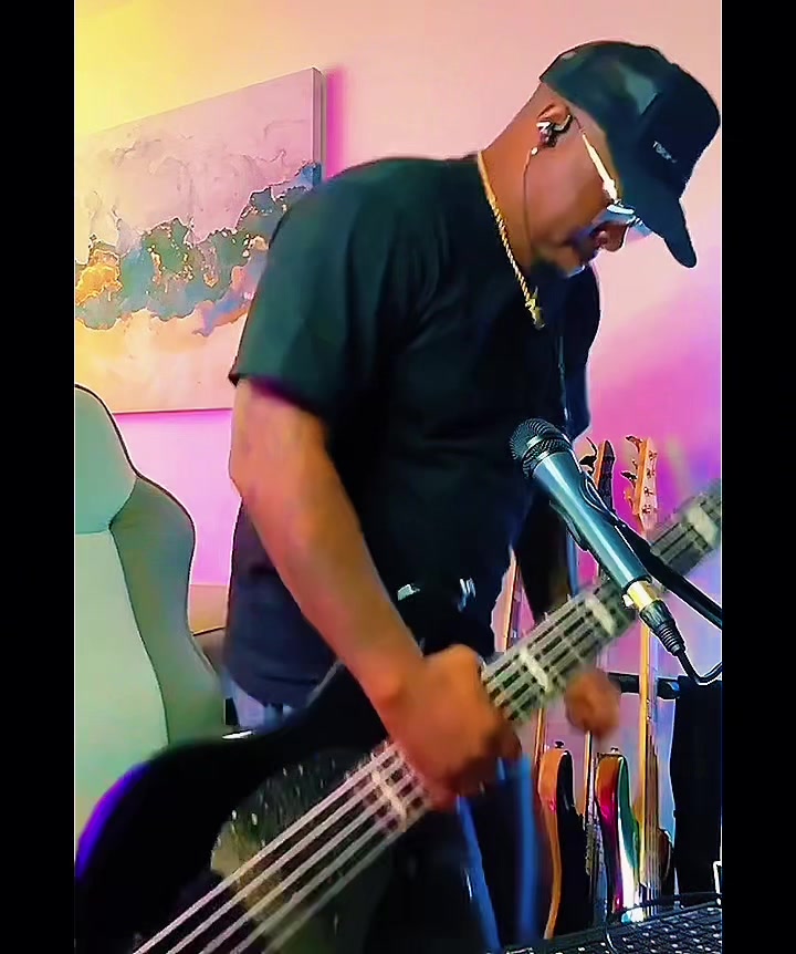@SlickPlayBass