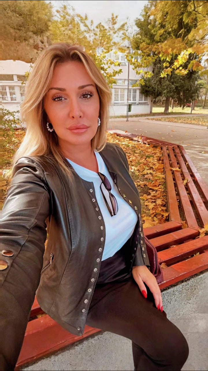 @®️JW Vesna