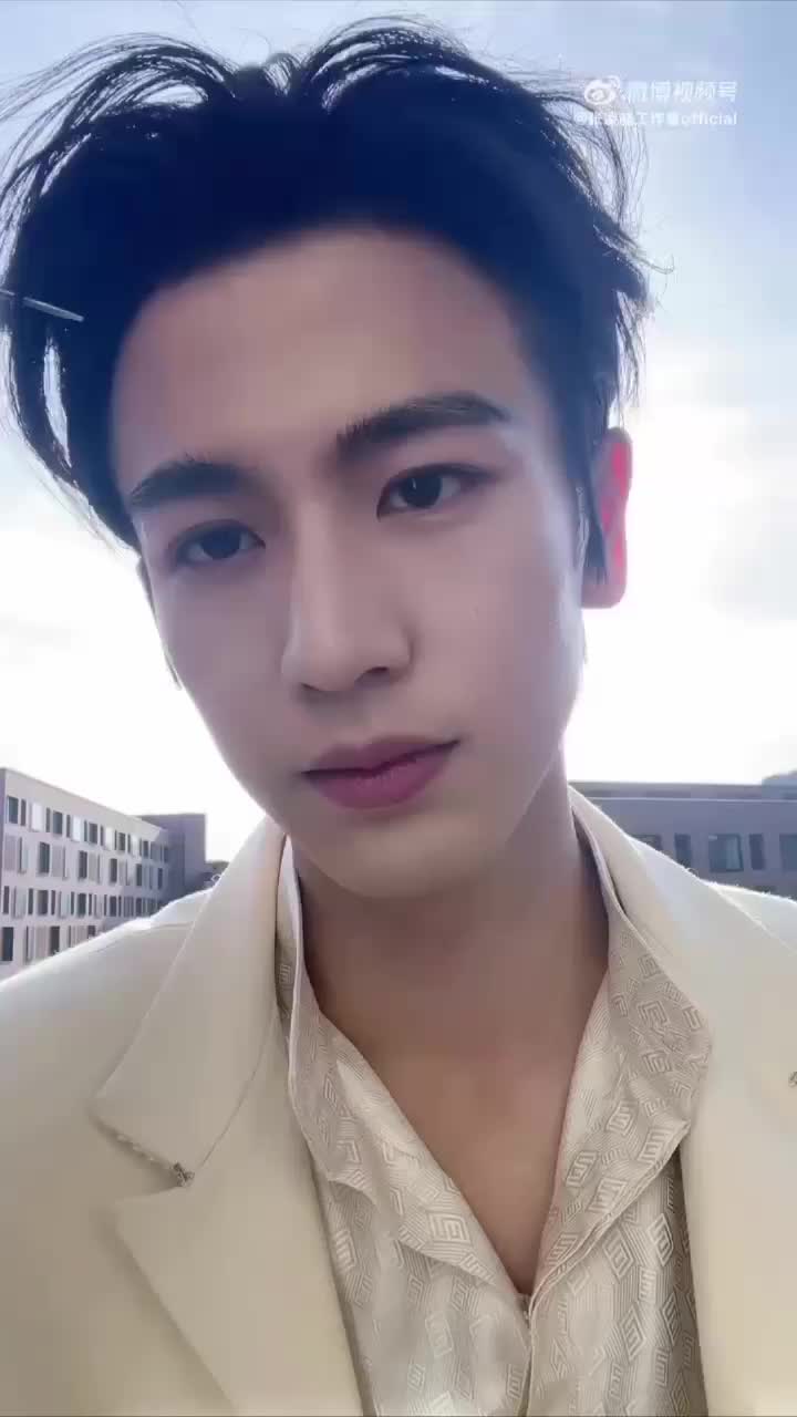 @张凌赫z_ 官方。关注我。我告诉你:🇨🇳: