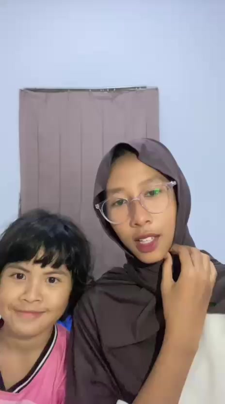 @ELLY
