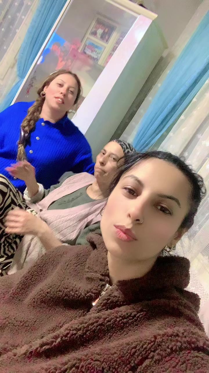 @Esen.Kara&ccedil;ay