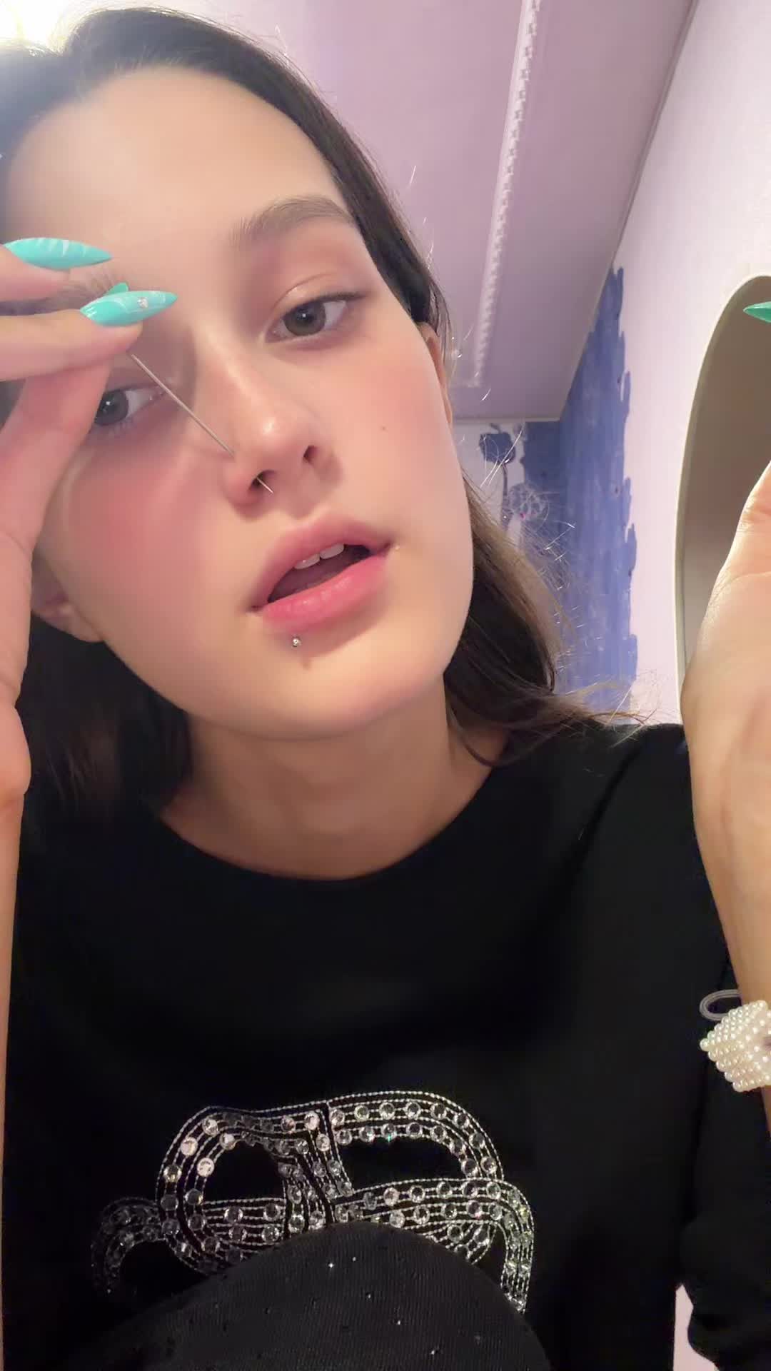 @ARINAREYZ