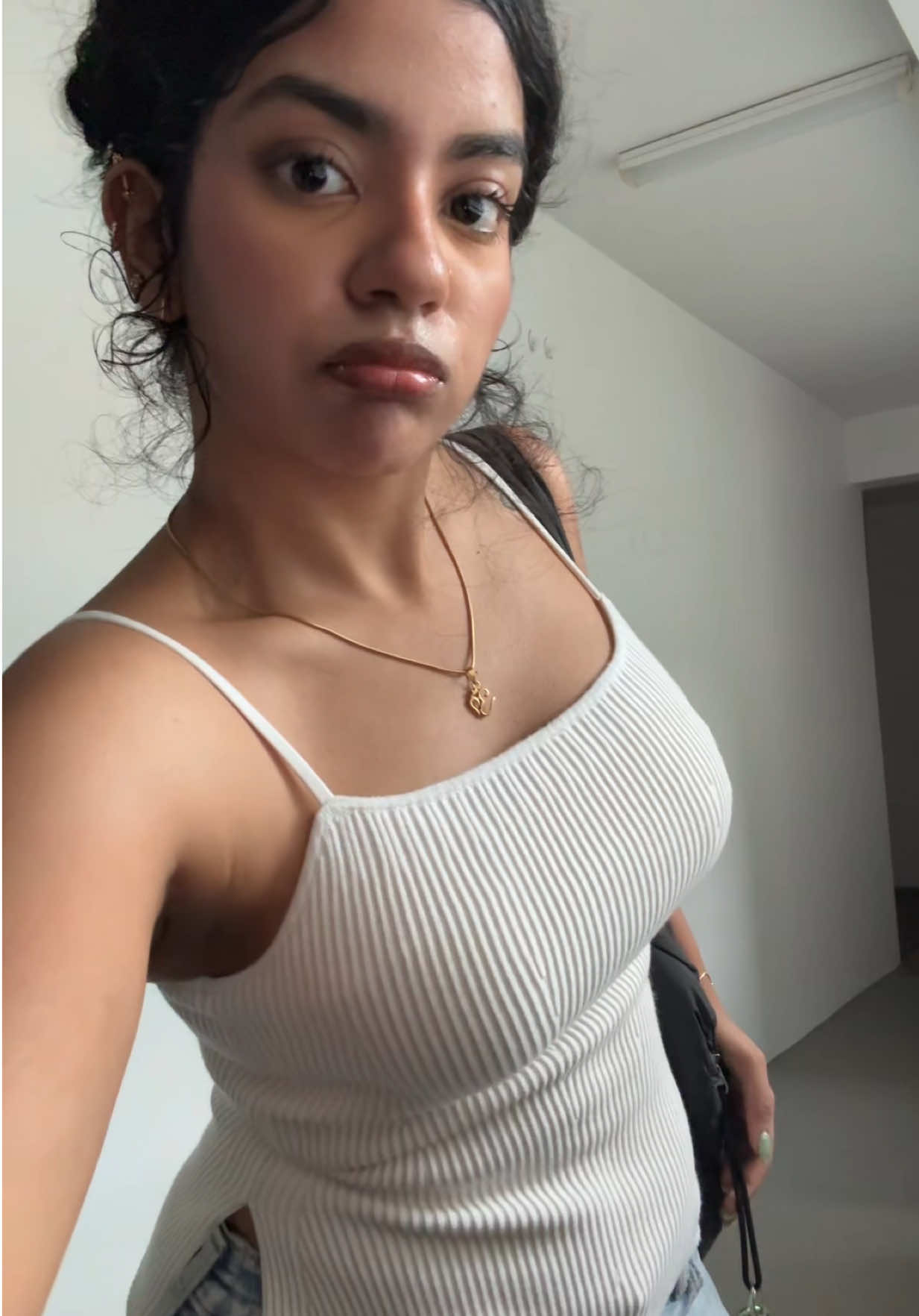 @anazz