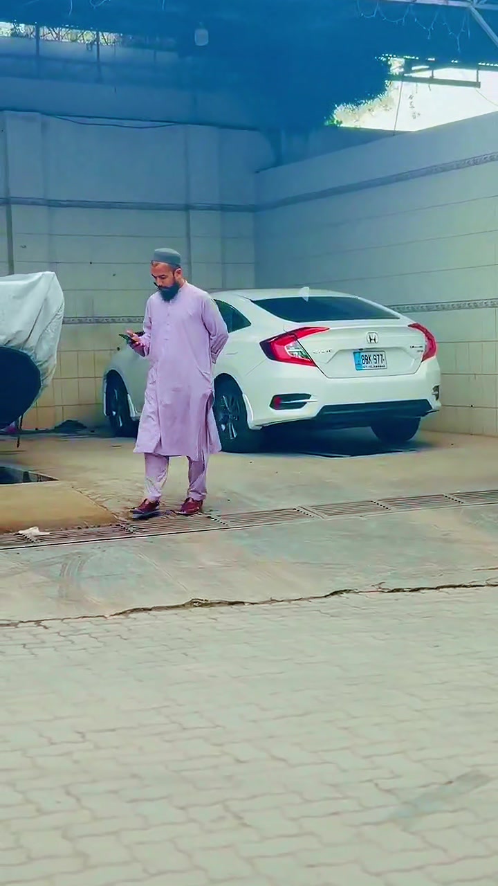 @Yahya Hayat