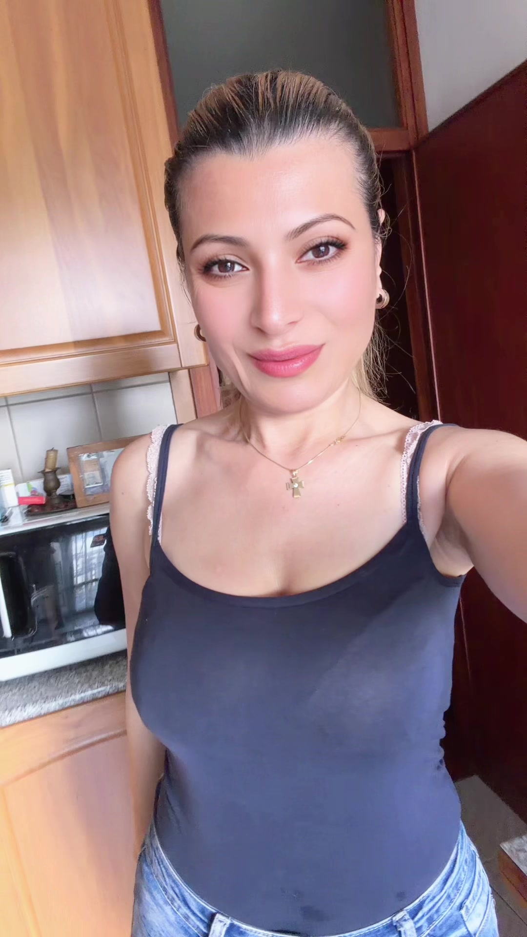 @პოზიტივი გოგო