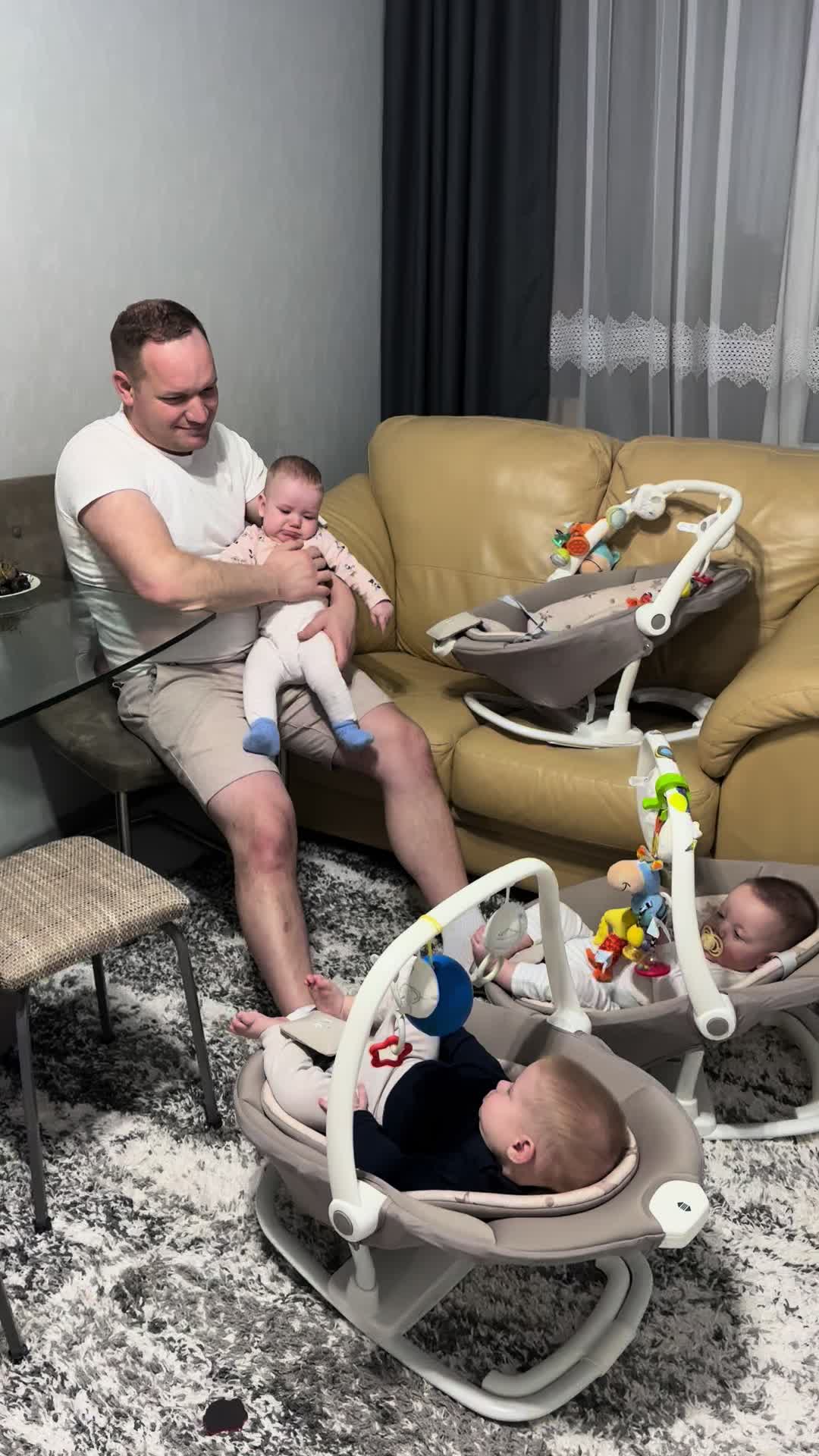 @Tripleți