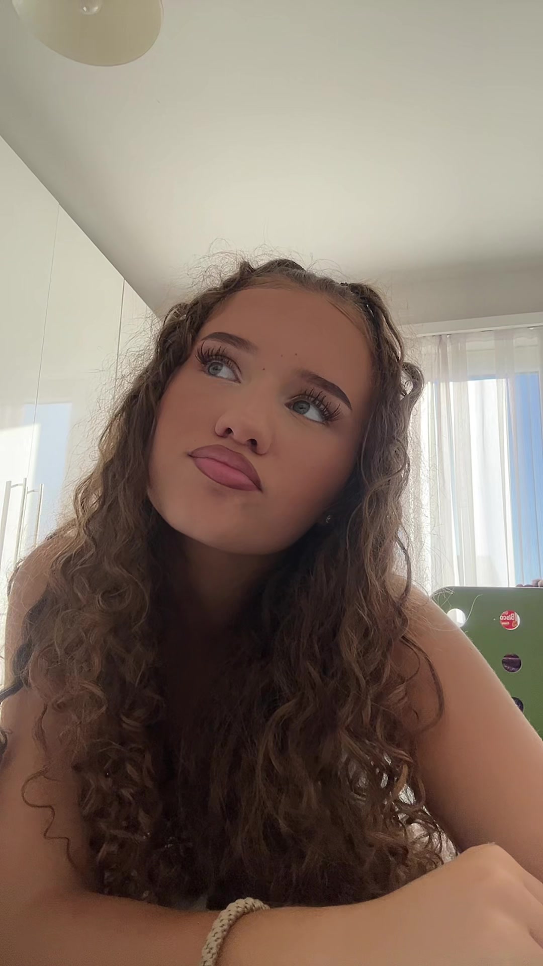 @️