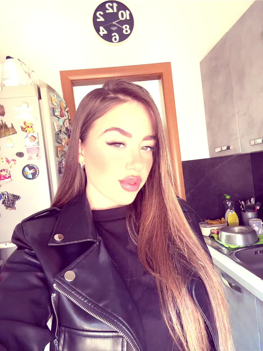 @R🍒
