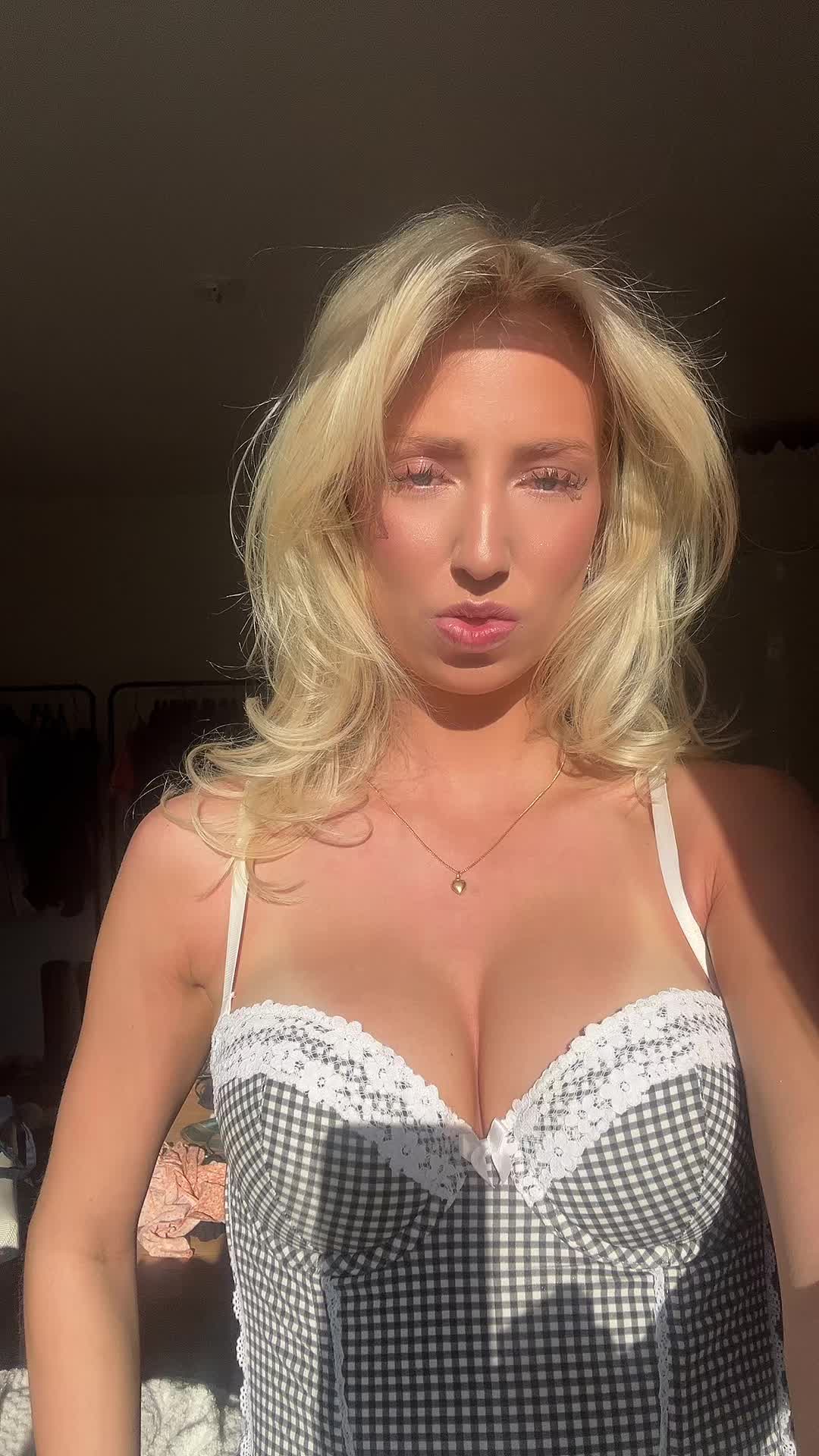 @Nina123