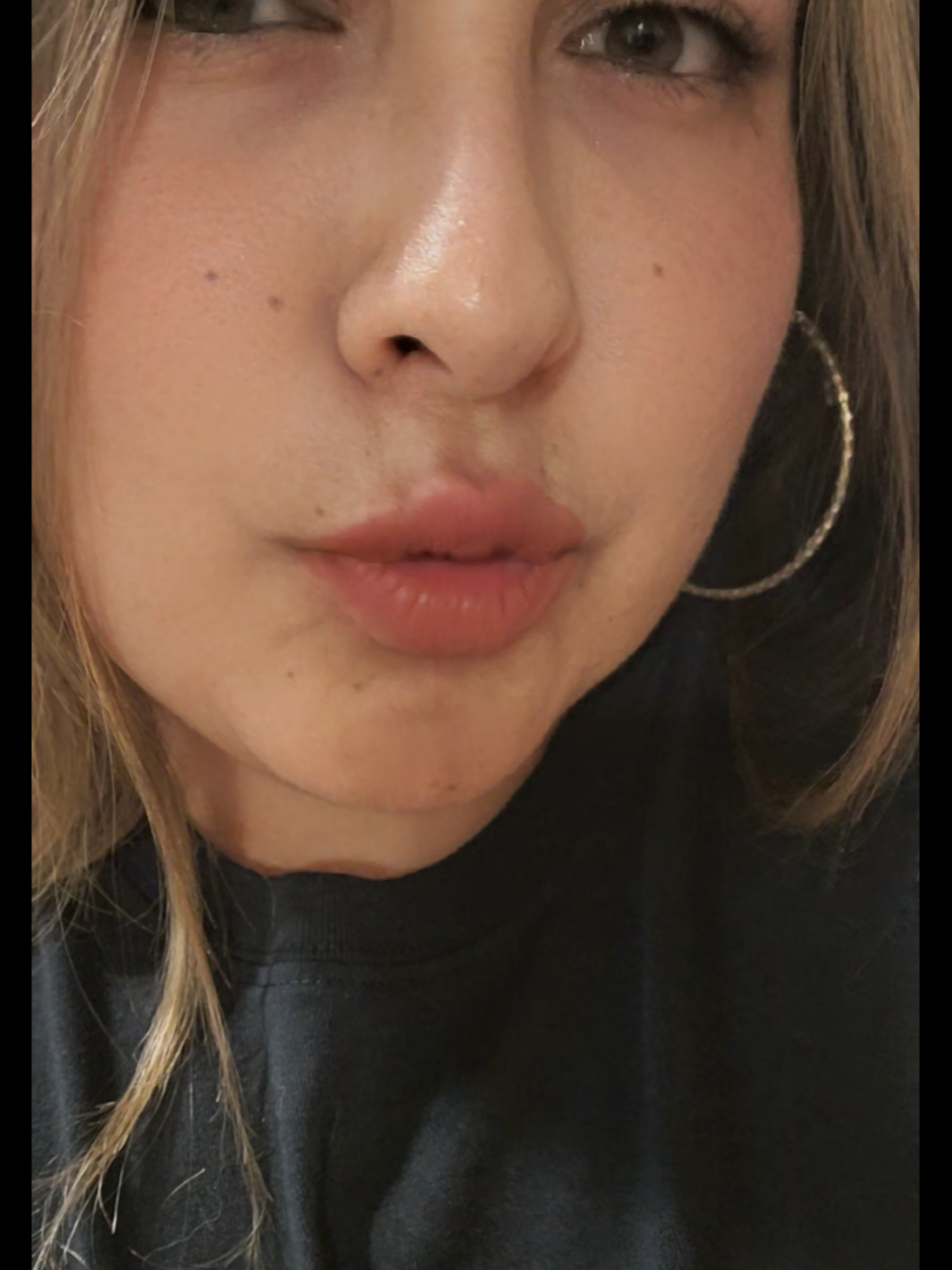 @la_moni