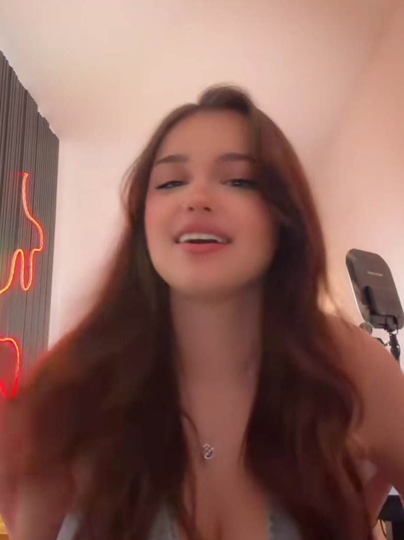 @AnnaWorld🍓