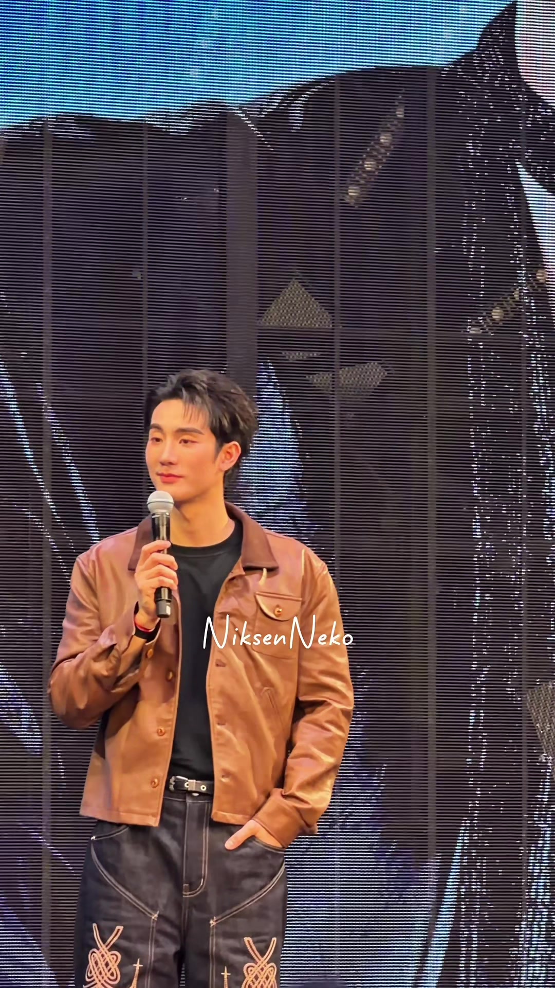 @NiksenNeko 🦊🍅