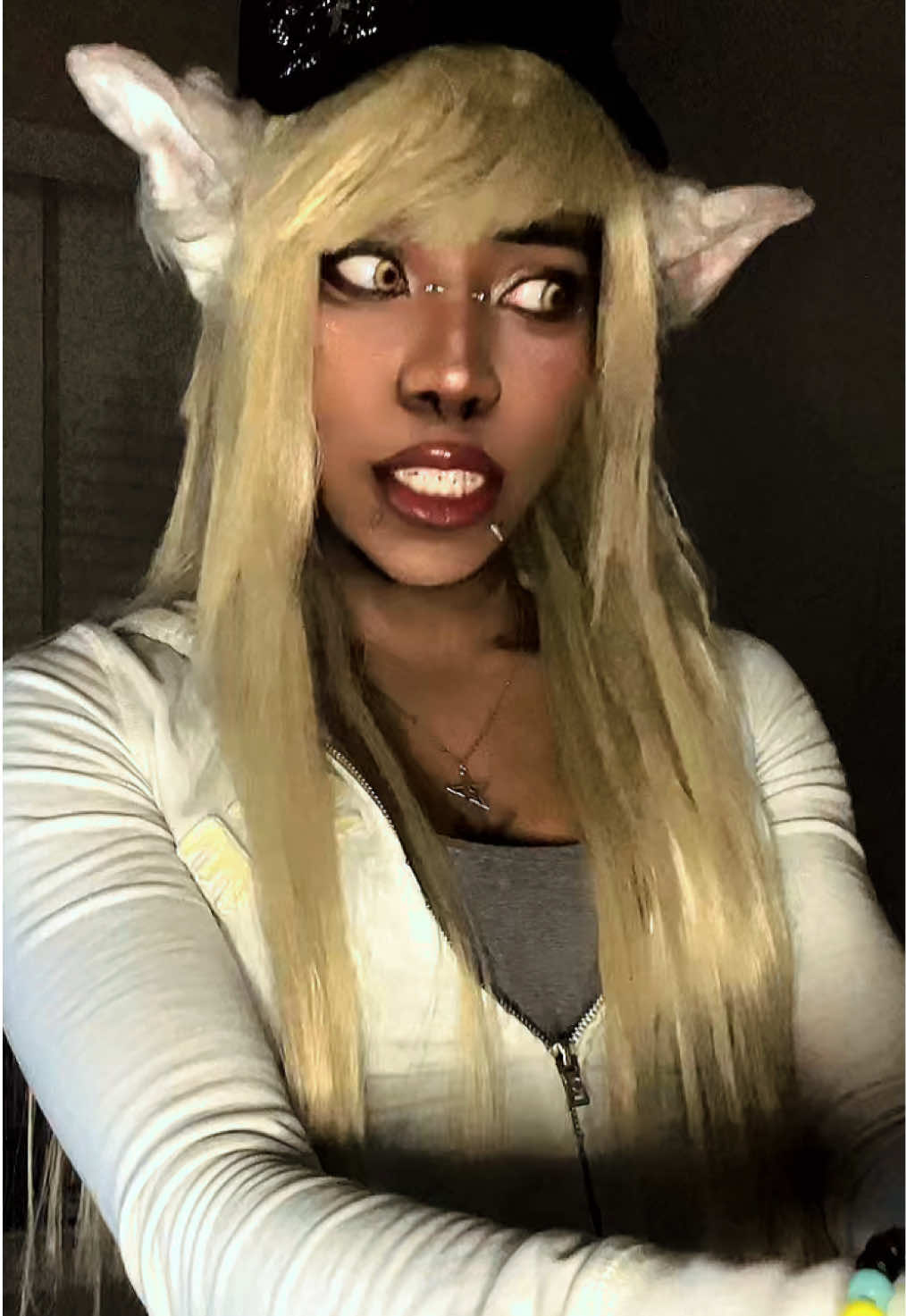 @𒉭 UrRottingVictim 𒉭